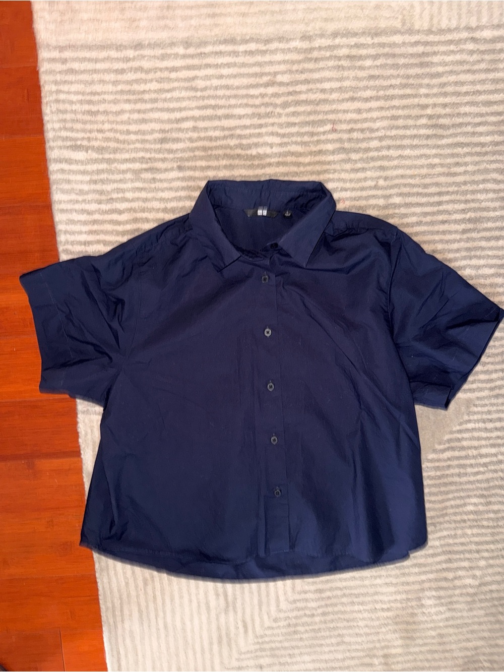 Uniqlo Navy Blue 100% Cotton Cropped Short Sleeve Button Down Shirt Large